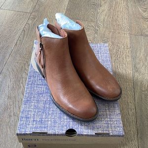 Born Larissa ankle boot